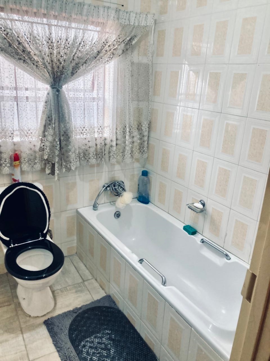 3 Bedroom Property for Sale in Mabopane Unit M North West